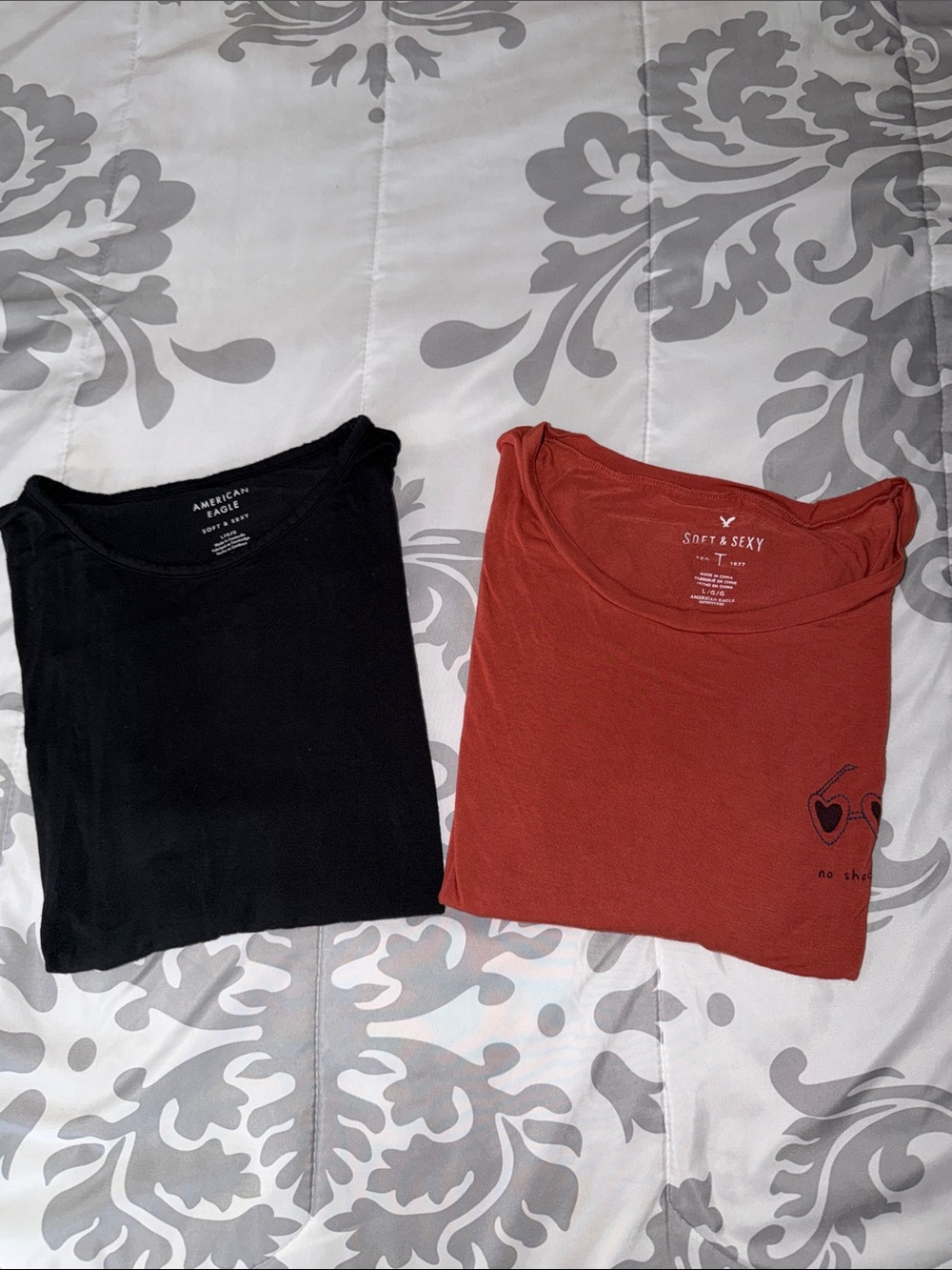 American Eagle Outfitters Black & Rust Short Sleeve Tees